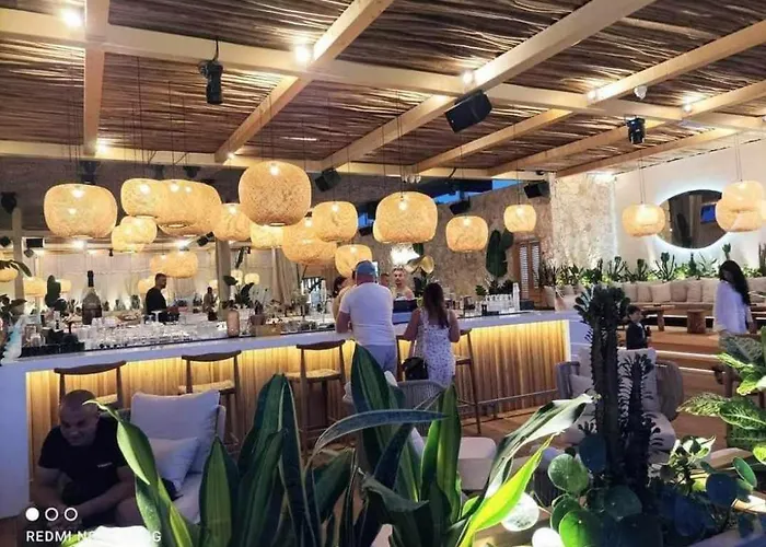 Rainbow 2 Complex アパート サニービーチ