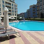 Rainbow 2 Complex 3* ساني بيتش